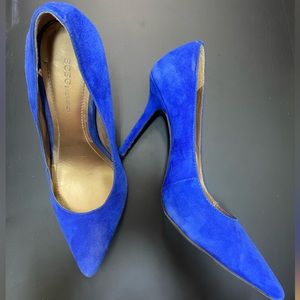 BCBG Generation Royal blue suede heels, size 9